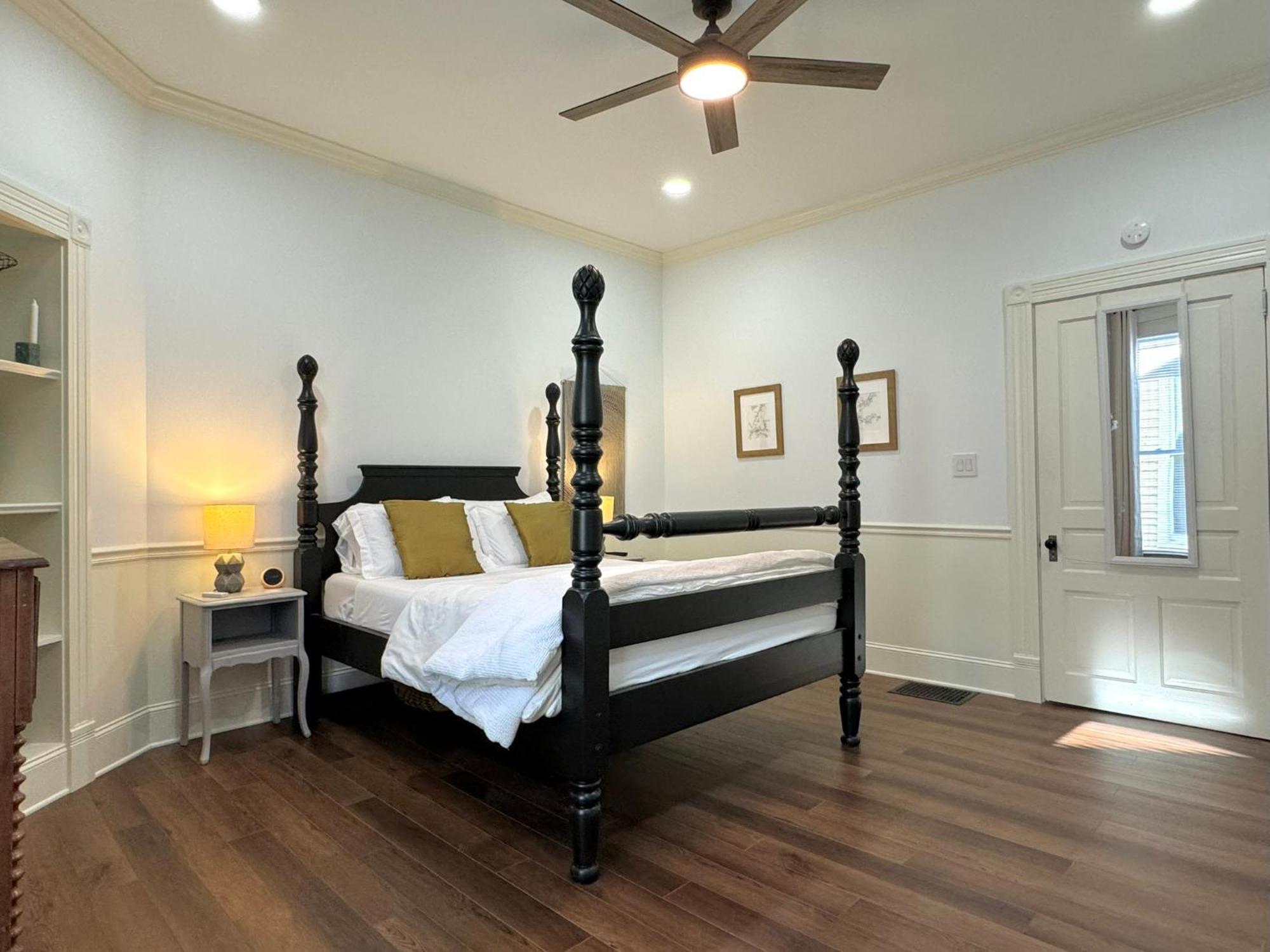 Апартаменты Garden On Capital-Bourbon & Horse Country Франкфорт Экстерьер фото